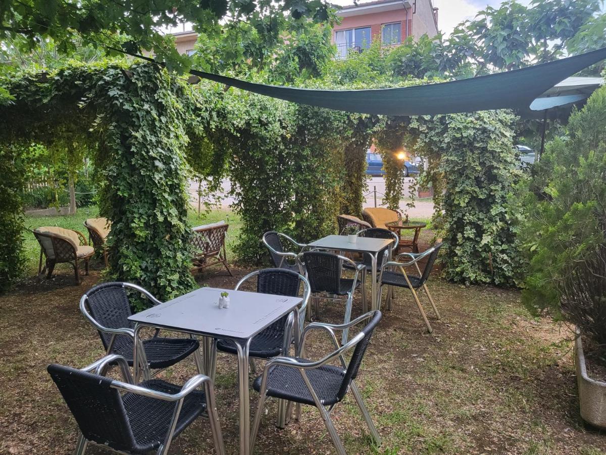 Alberg Restaurant Bellavista Санта-Пау Экстерьер фото